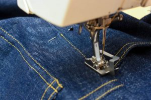 Curso de Costura Industrial em Jeans